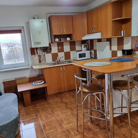 Marya'S Apartment รึมนิคูวัลเจีย ภายนอก รูปภาพ