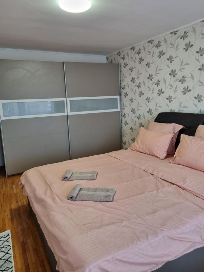 Marya'S Apartment รึมนิคูวัลเจีย ภายนอก รูปภาพ