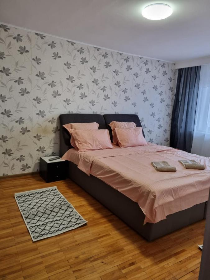 Marya'S Apartment รึมนิคูวัลเจีย ภายนอก รูปภาพ