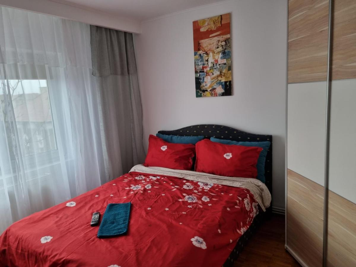 Marya'S Apartment รึมนิคูวัลเจีย ภายนอก รูปภาพ