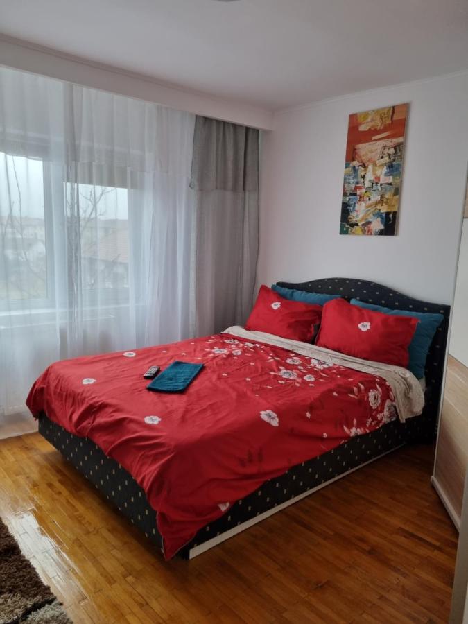 Marya'S Apartment รึมนิคูวัลเจีย ภายนอก รูปภาพ